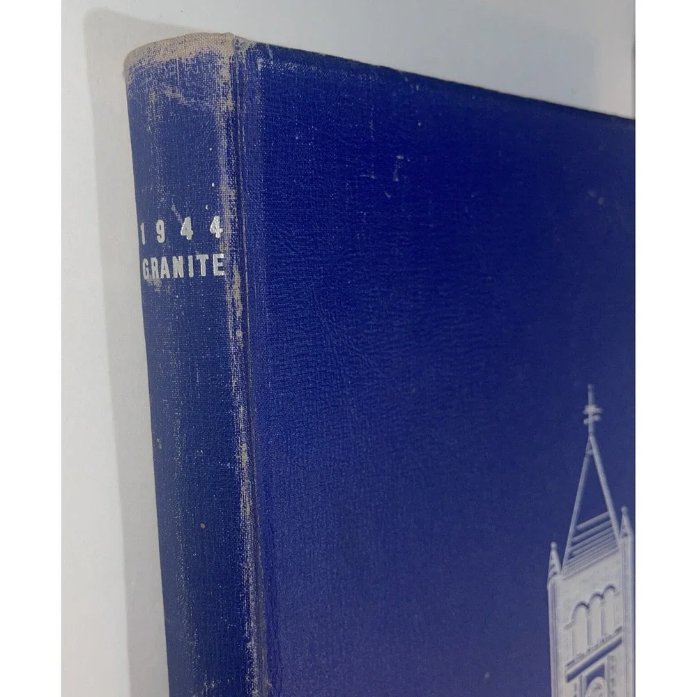 1944 UNH Yearbook The Granite University of‎ New Hampshire Durham NH 44 Vol. 35